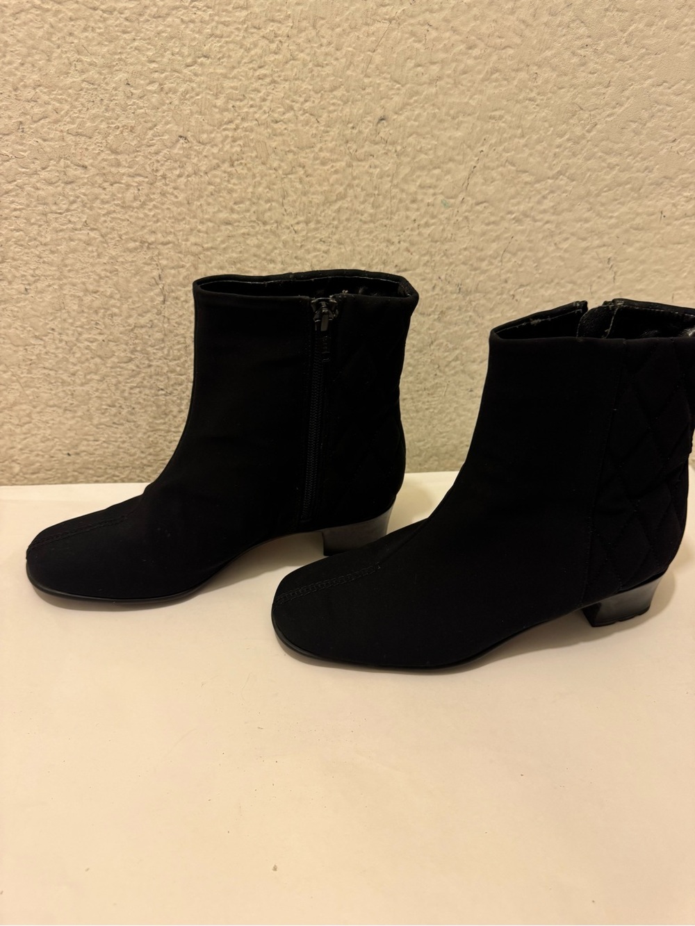 Sesto Meucci Black Quilted Side-Zip Ankle Booties size 5.5 M